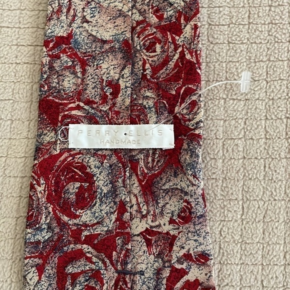 Perry Ellis Tie - Picture 2 of 2